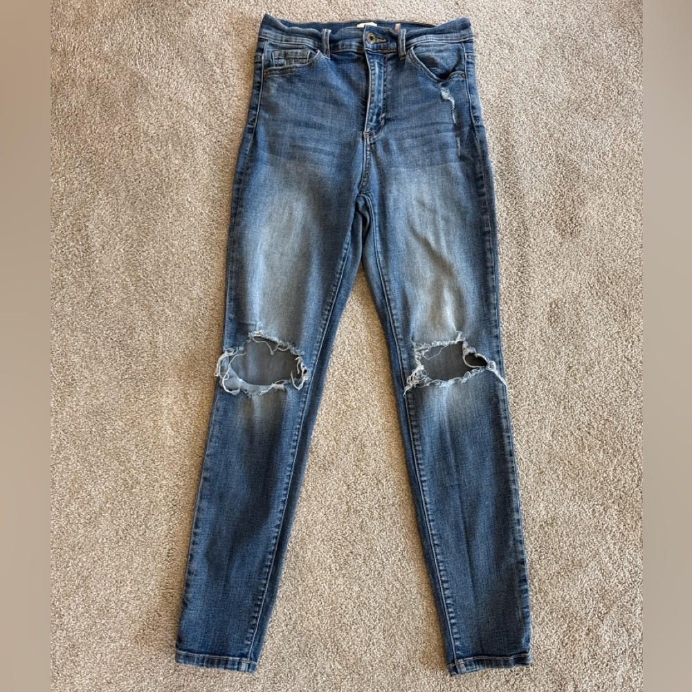 Sneak Peek High Rise Distressed Skinny Jeans Size 5/27 Medium Wash